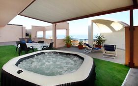 Attico con 200 MQ di Terrazza solo per voi!